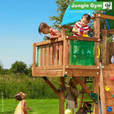 Модуль Balcony Любой детский городок Jungle Gym можно усовершенствовать с помощью дополнительного модуля Jungle Gym Balcony - надежного балкона, огражденного с трех сторон.
Размер (ДхШхВ): 80 - 160 х 75 х 75 см.
Допустимое количество детей - 2.
